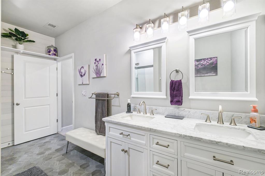 9904 RIDGE RUN Street, Howell, MI 48855 — Photo 9
