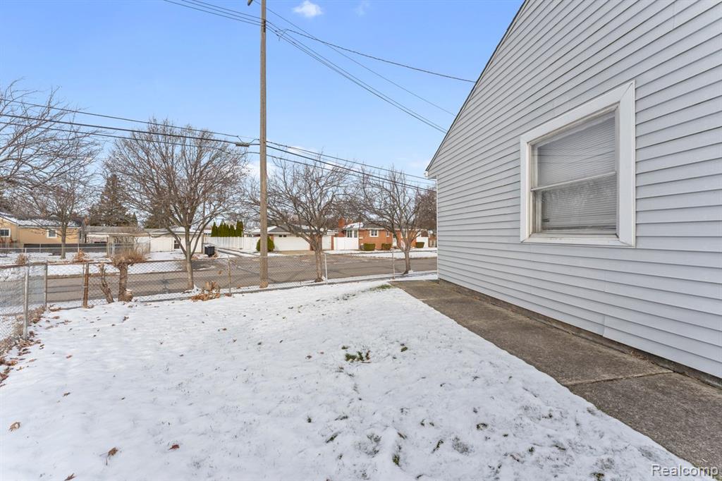 12822 Johanna Court, Riverview, MI 48193 — Photo 20