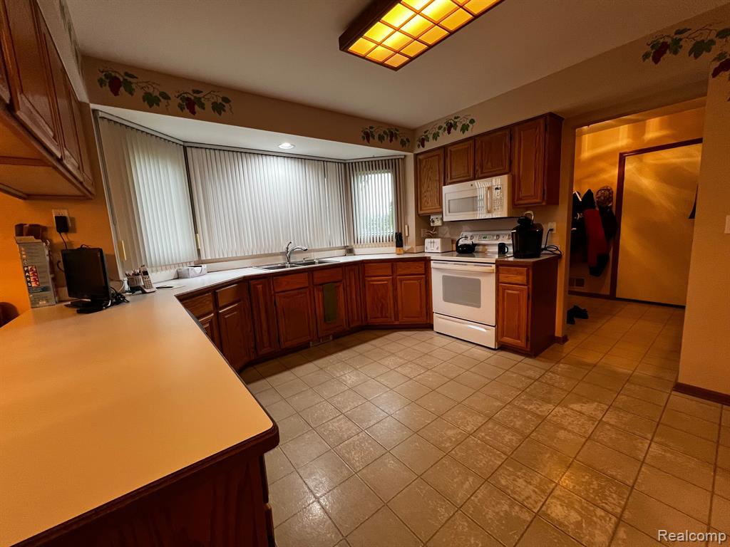 40363 DENBIGH Drive, Sterling Heights, MI 48310 — Photo 18