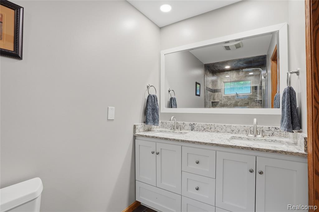 68345 Romeo Plank Road, Ray, MI — Photo 35