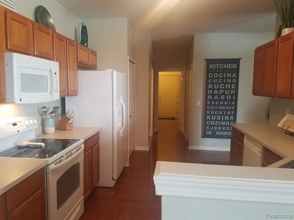 47688 PEMBROKE Drive, Canton, MI 48188 — Photo 6