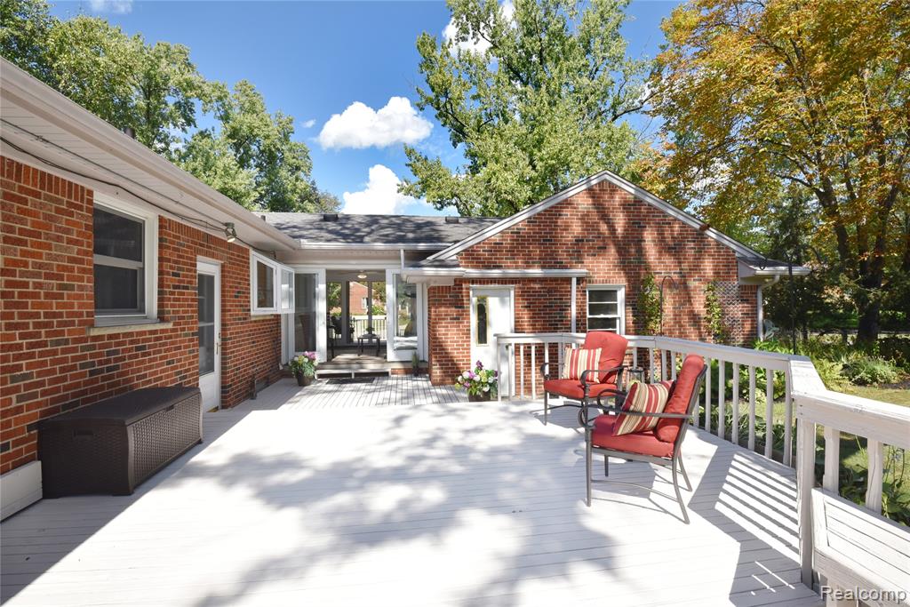 18146 Riverside Drive, Beverly Hills, MI 48025 — Photo 29