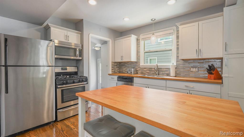 810 N GAINSBOROUGH Avenue, Royal Oak, MI 48067 — Photo 10