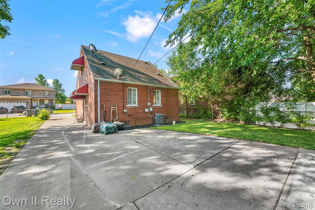 9954 Tuxedo Street, Dearborn, MI 48120 — Photo 4