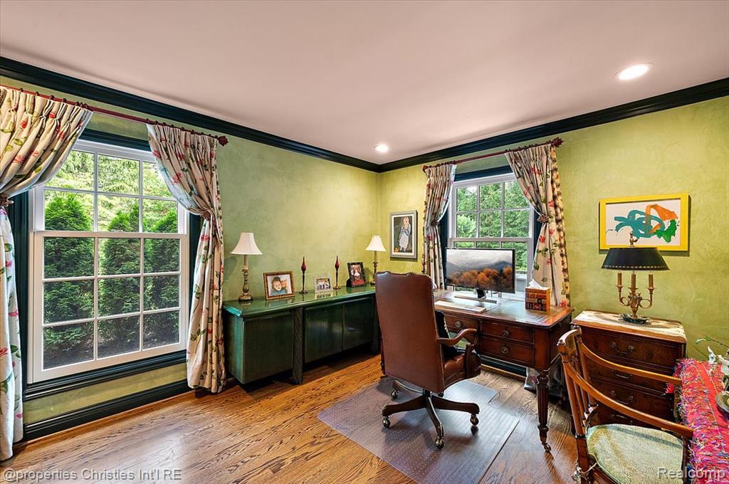 950 E Glengarry Circle, Bloomfield Hills, MI 48301 — Photo 24