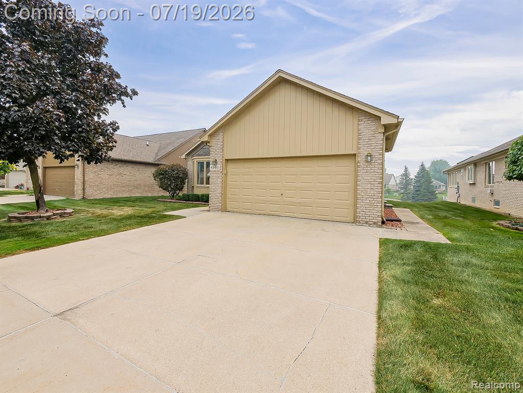43461 Pointe Drive, Clinton Twp, MI 48038 — Photo 5