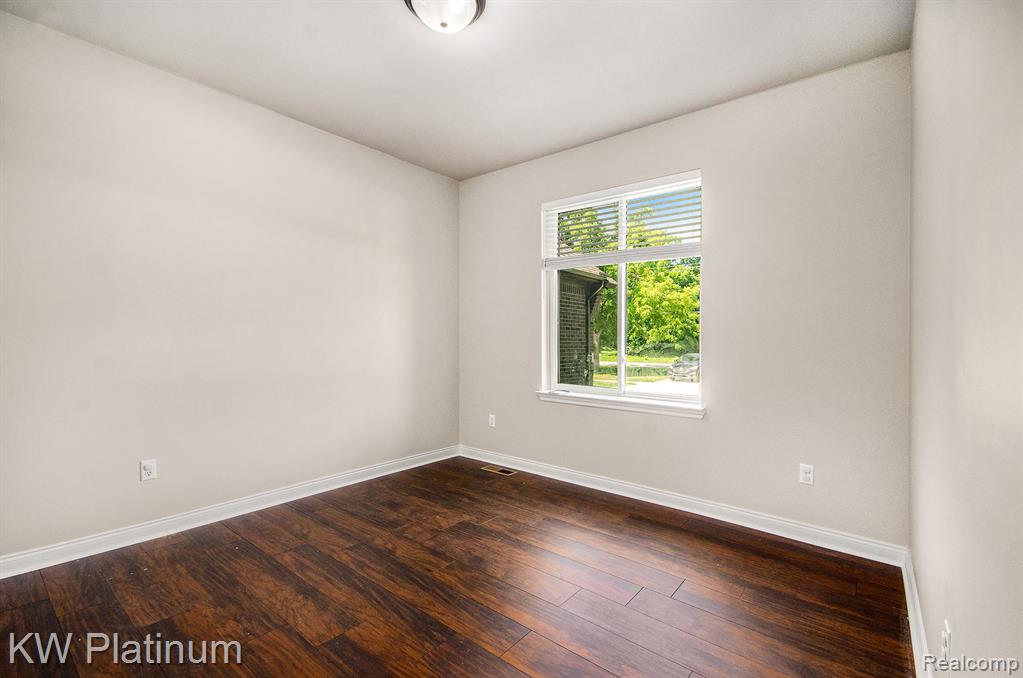 52800 Card Road, Macomb, MI 48042 — Photo 21