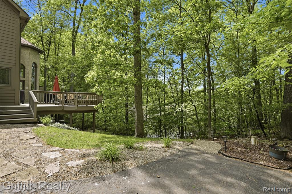 2018 Pine Hollow Trail, Brighton, MI 48114 — Photo 57