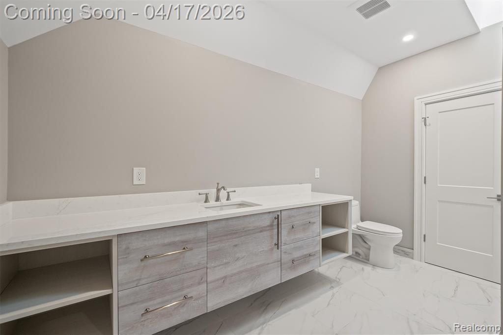 5305 Elmgate Bay Drive, Orchard Lake Village, MI 48324 — Photo 38