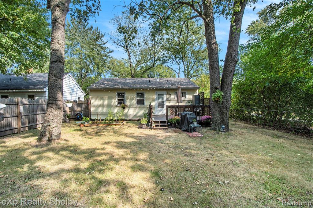 4549 Madison Avenue SE, Grand Rapids, MI 49548 — Photo 16