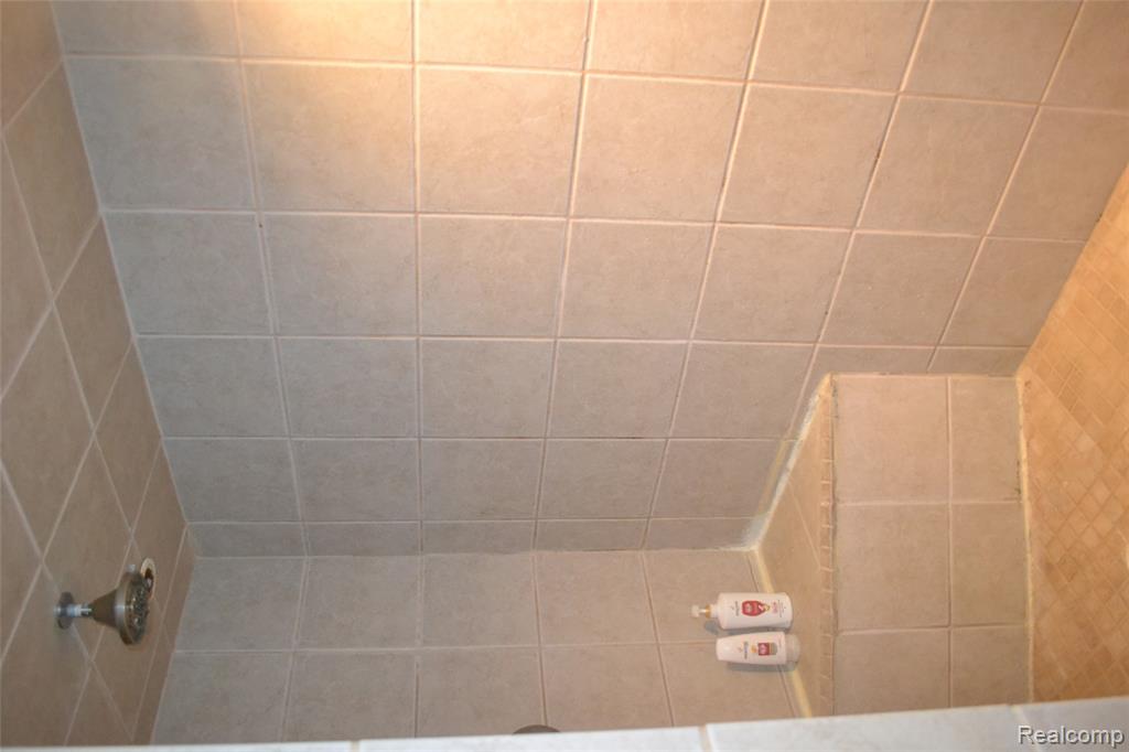 42428 Greenbrier Lane, Clinton Twp, MI 48038 — Photo 15