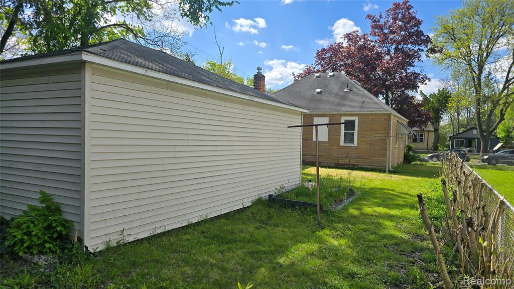 623 E Elza Avenue, Hazel Park, MI 48030 — Photo 14