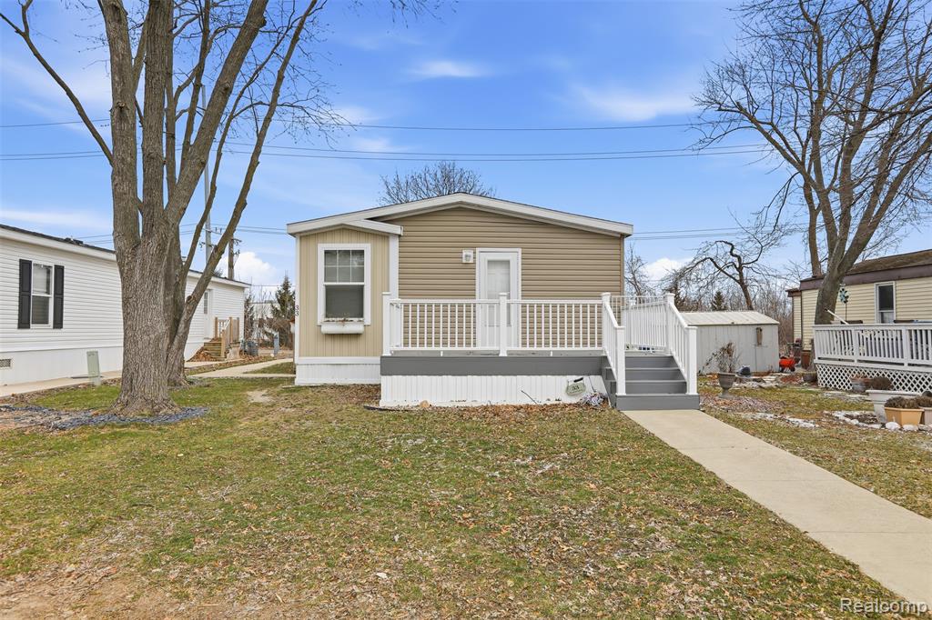 33 Bluebird Hill Drive, Lake Orion, MI