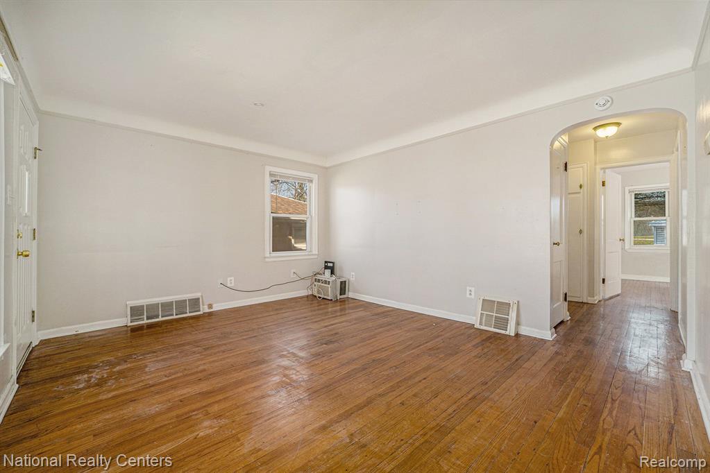 9988 ARNOLD, Redford, MI 48239 — Photo 5