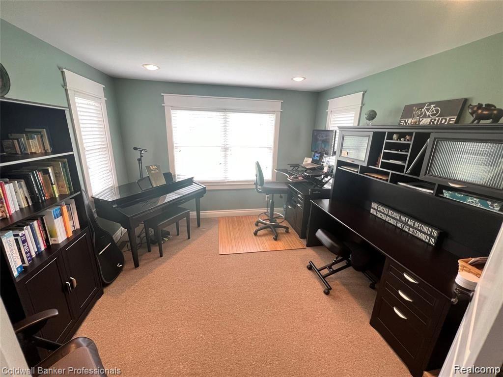 6730 WESTAWAY Drive, Troy, MI 48085 — Photo 10
