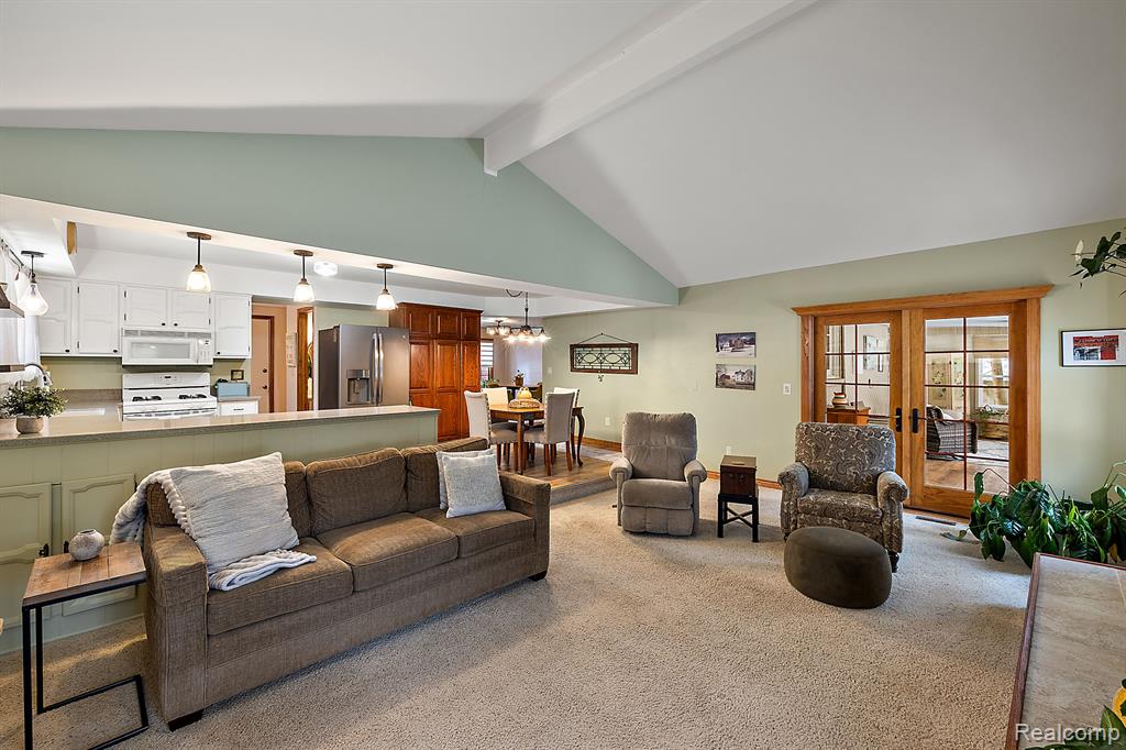 813 ABBEY Lane, Milford, MI 48381 — Photo 12