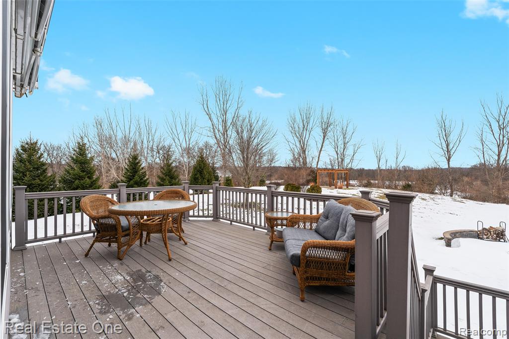 9032 Palmers Way Drive, Fenton, MI 48430 — Photo 35