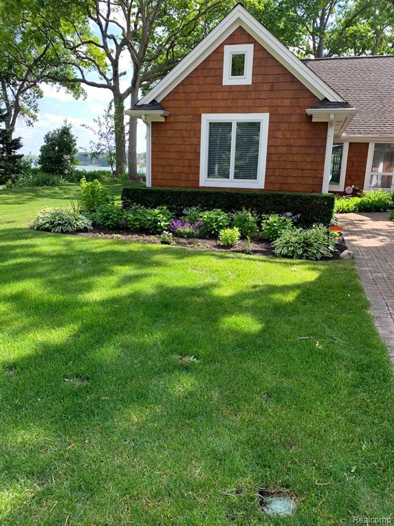 3895 Dorothy -- Main House Lane, Waterford, MI — Photo 20