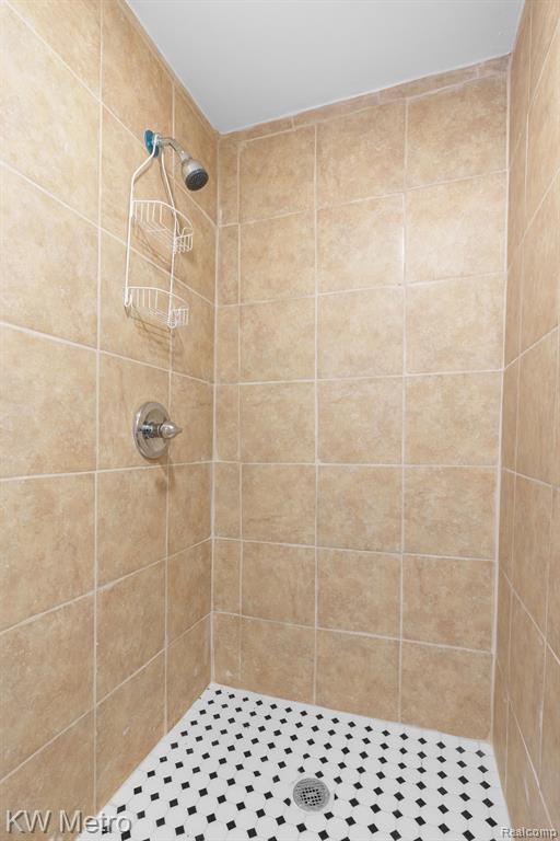 8135 REPUBLIC Avenue, Warren, MI 48089 — Photo 23