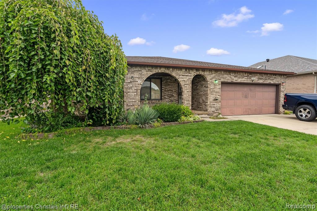 7410 N Farmington Road, Westland, MI