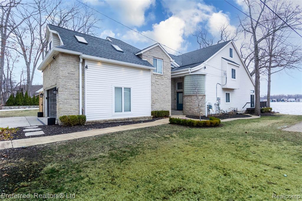 8783 Cooley Beach Drive, White Lake, MI — Photo 58