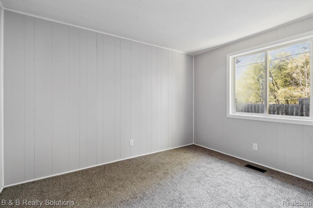6685 BRUSH Street, North Branch, MI 48461 — Photo 17