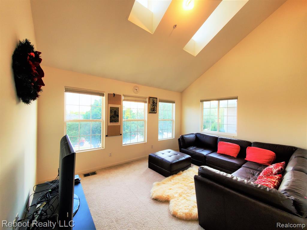 1127 BEAVER Run, Troy, MI 48083 — Photo 3