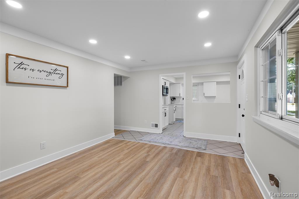 4455 Hipp Street, Dearborn Heights, MI 48125 — Photo 15