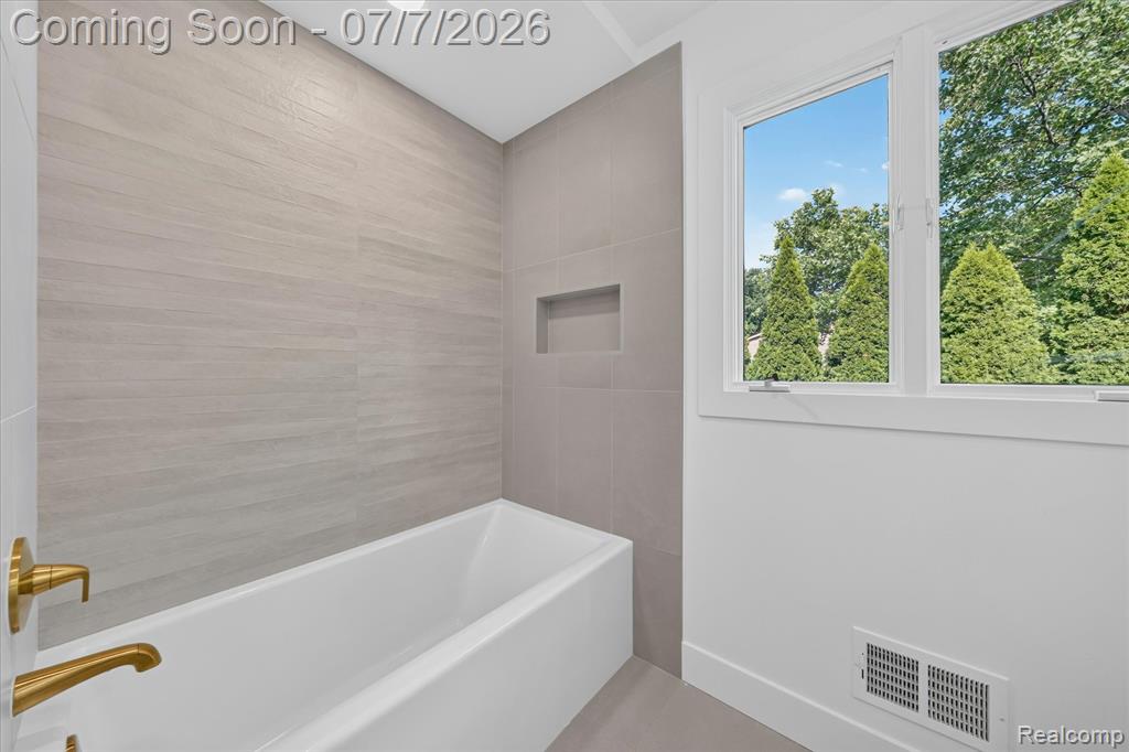 756 Great Oaks Drive, Bloomfield Hills, MI 48304 — Photo 32