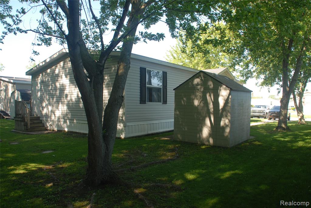 1101 Forest Lane, Columbus, MI — Photo 8