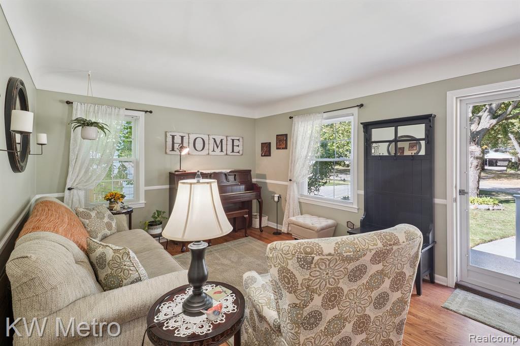 903 Hickory Avenue, Royal Oak, MI 48073 — Photo 6