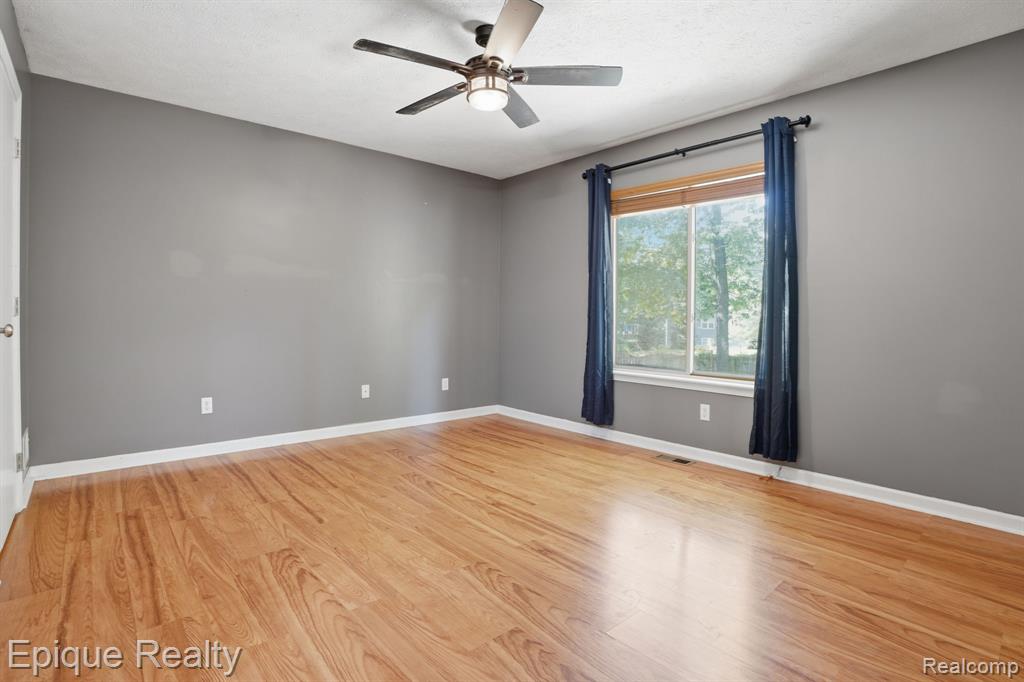 825 Summer Creek Court SE, Grand Rapids, MI 49508 — Photo 9