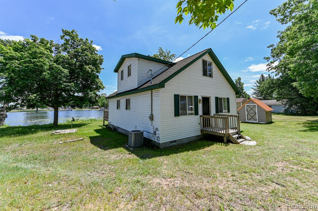 6575 Circle Drive, Harrison, MI 48625 — Photo 4