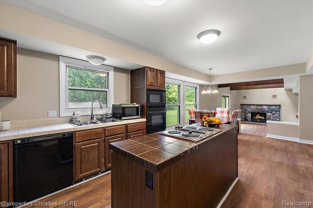 4069 Harbor Vista Drive, Orchard Lake Village, MI 48323 — Photo 15