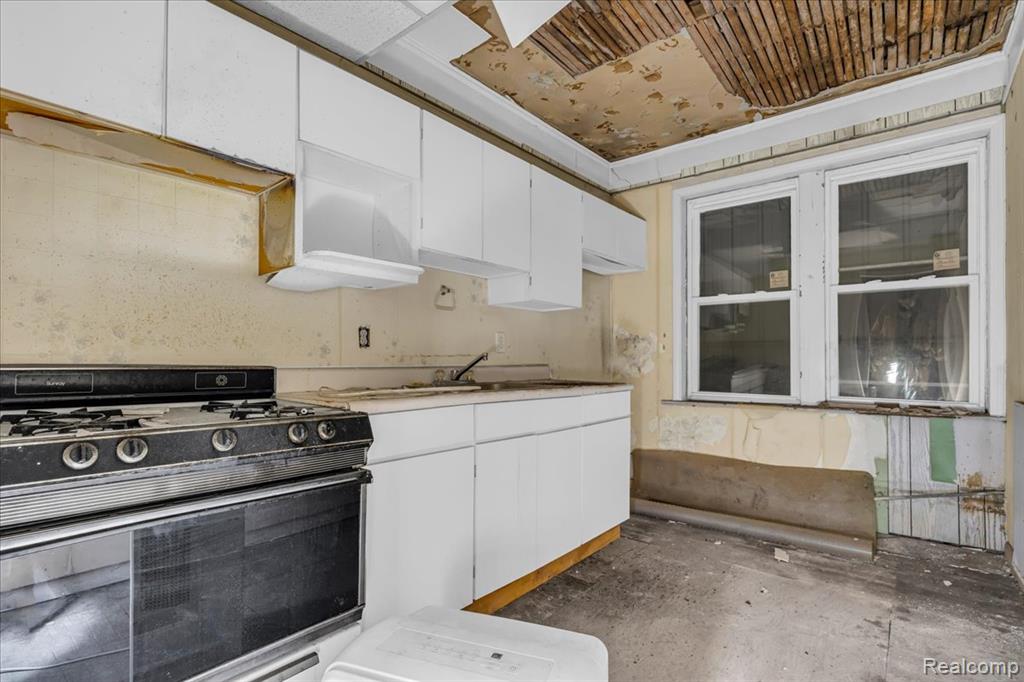 1330 E 7 Mile Road, Detroit, MI 48203 — Photo 38