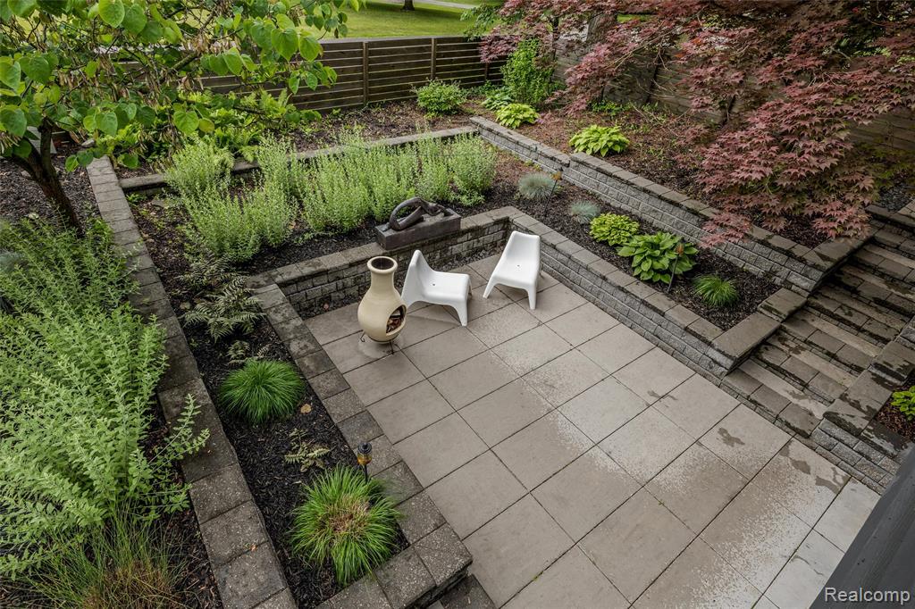 6895 Cedarbrook Drive, Bloomfield Hills, MI 48301 — Photo 33