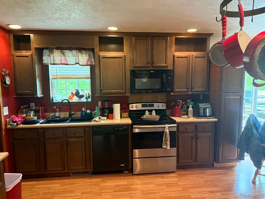 5994 N Lake Sanford Road, Sanford, MI 48657 — Photo 12