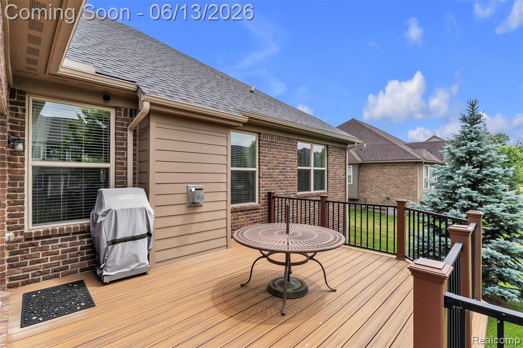 23719 Stoneleigh Drive, South Lyon, MI 48178 — Photo 58