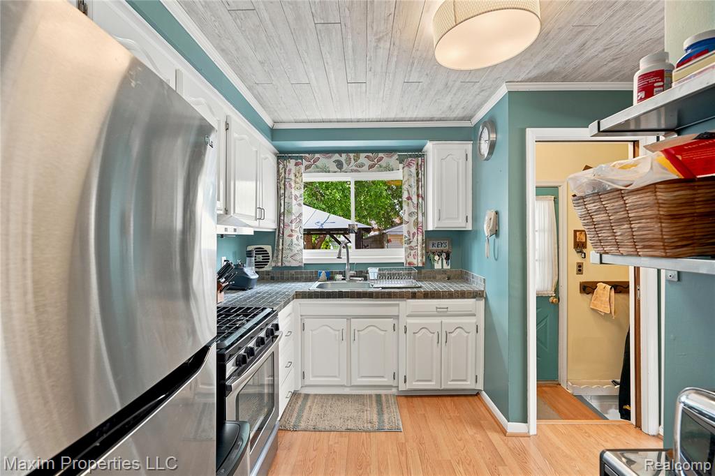 33214 Sheridan Street, Garden City, MI — Photo 10