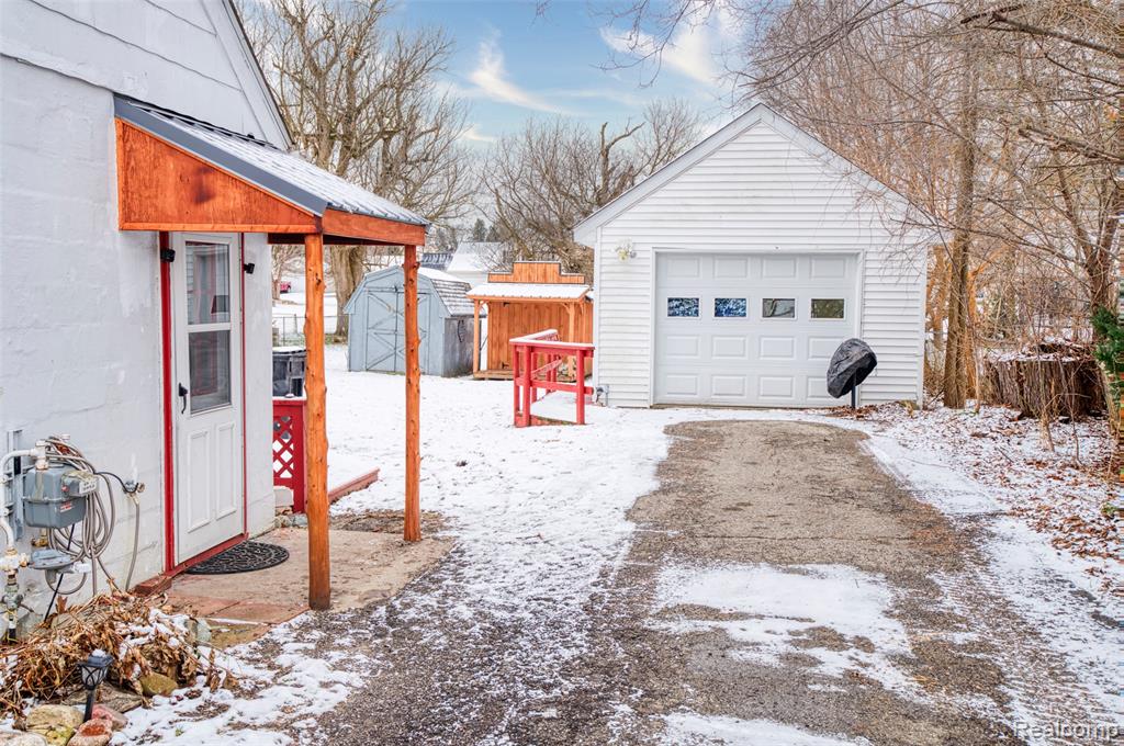 522 E FRANK Street E, Fowlerville, MI 48836 — Photo 19