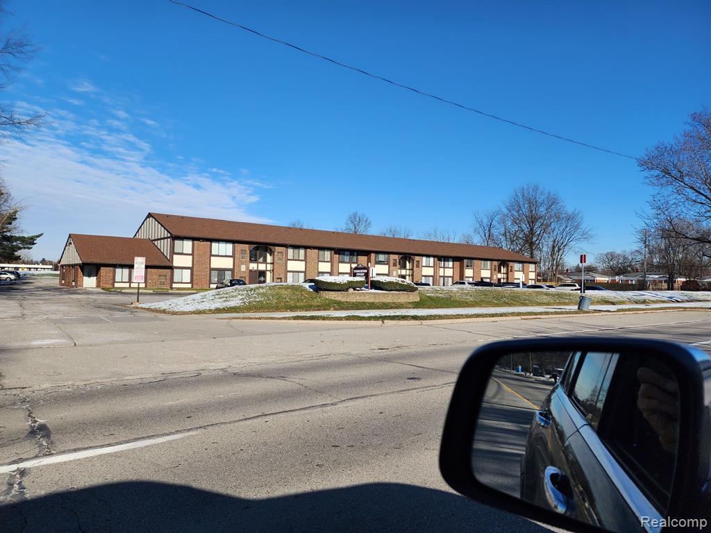 4925 E 10 Mile Rd Road, 5, Warren, MI 48091 — Photo 3