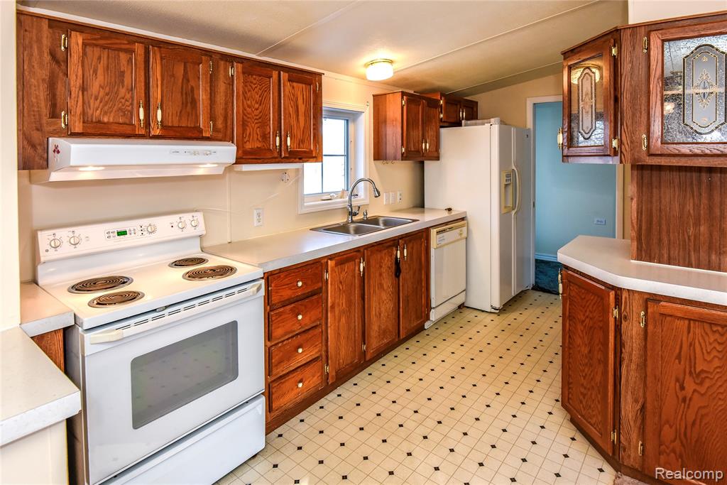 1094 Blamer Road, Fairview, MI 48621 — Photo 32
