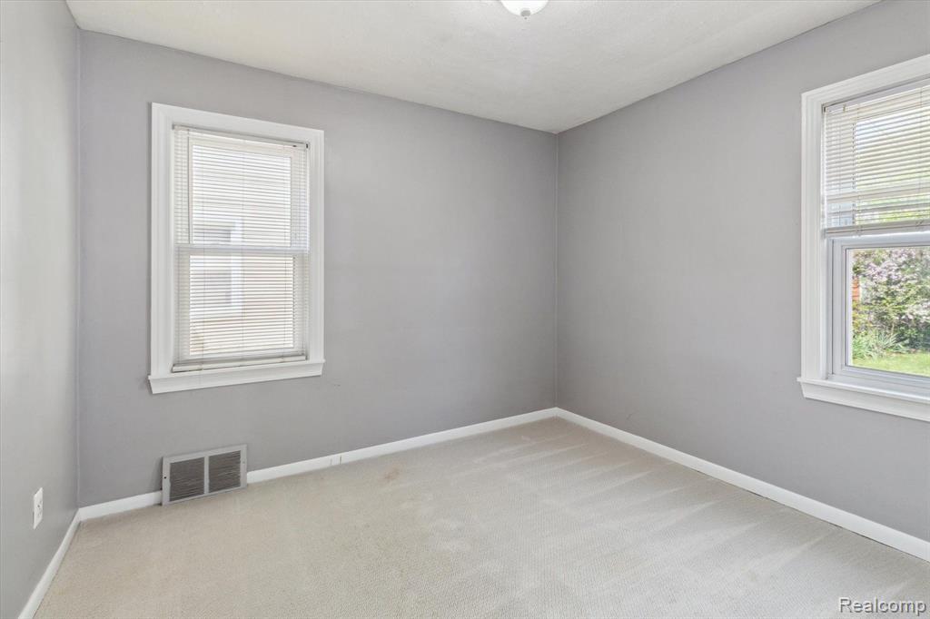 812 N KENWOOD Avenue, Royal Oak, MI 48067 — Photo 25