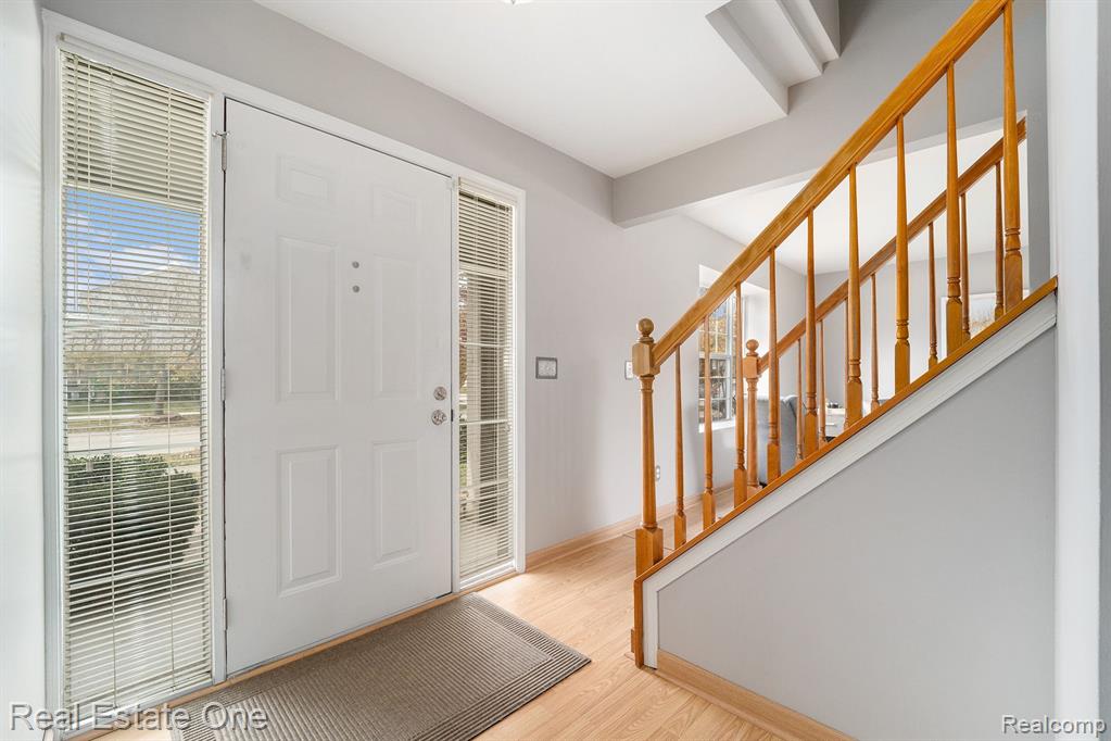 3599 PARKLAWN Drive, Canton, MI 48188 — Photo 6