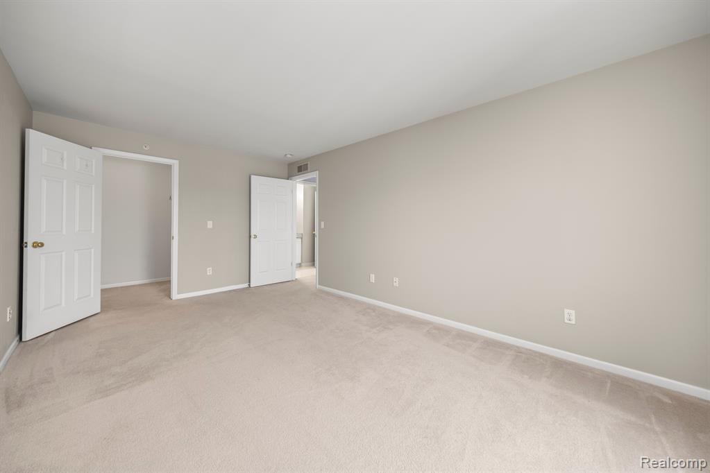 28260 OAKMONTE Circle E, New Hudson, MI 48165 — Photo 26