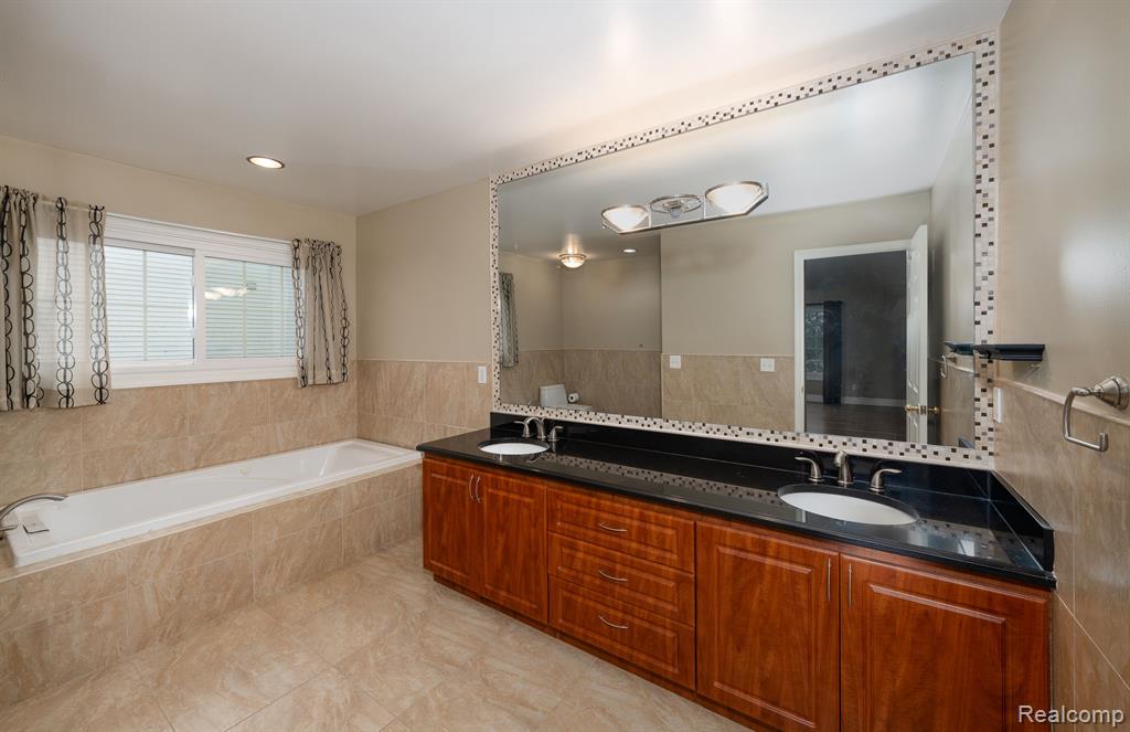 5824 HATHAWAY Road, Canton, MI 48187 — Photo 21