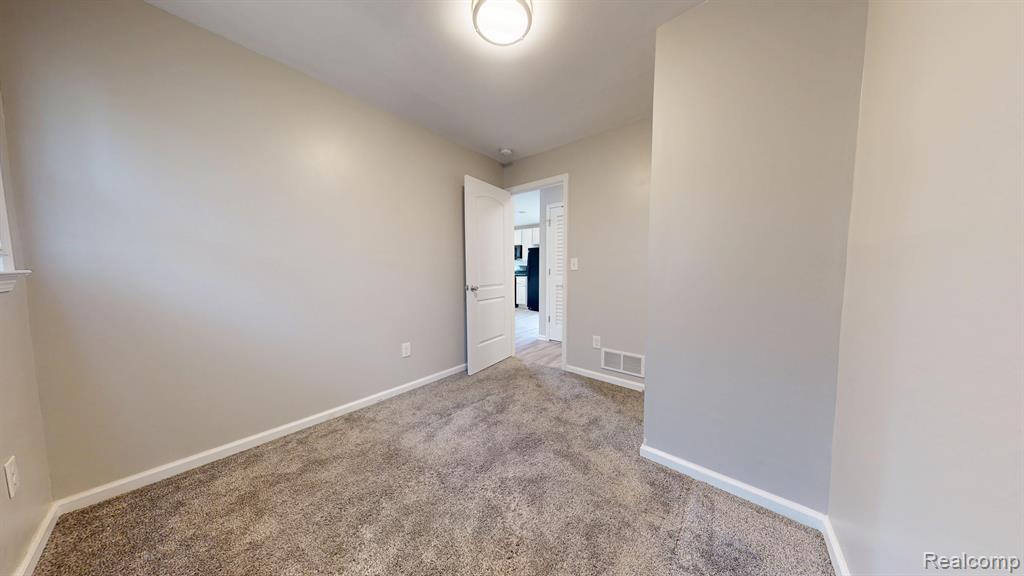 769 PALMER Drive, Pontiac, MI 48342 — Photo 9