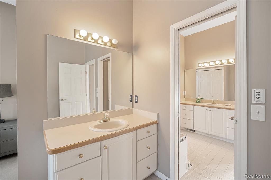 9833 Rolling Greens Drive, Pinckney, MI 48169 — Photo 19