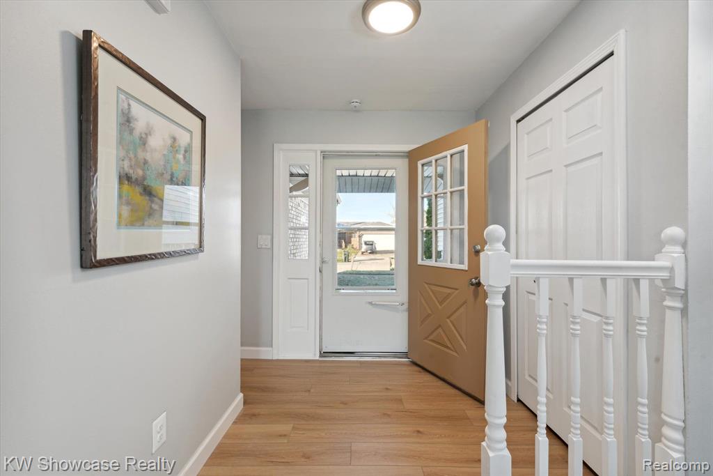 44048 Harsdale Drive, Canton, MI 48187 — Photo 4