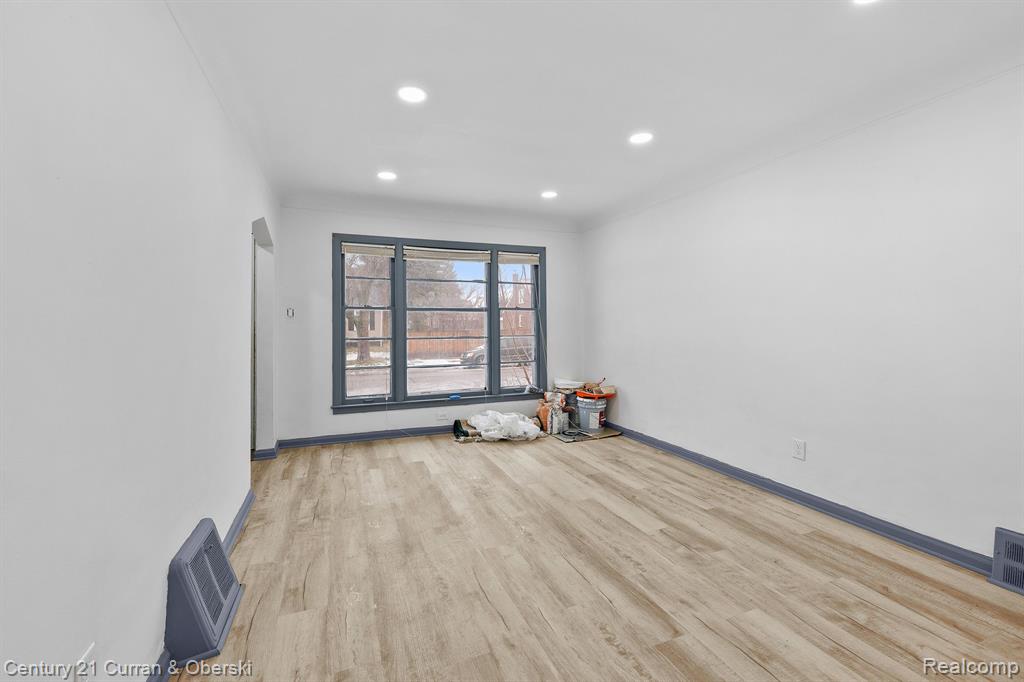 8841 WHITCOMB Street, Detroit, MI 48228 — Photo 3